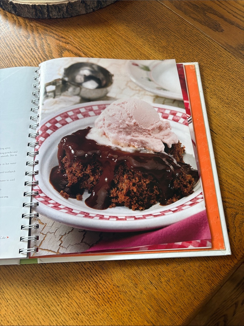 Betty Crocker Slow Cooker Cookbook — White Cover with Full-Color Food Photo - Picture 8 of 8